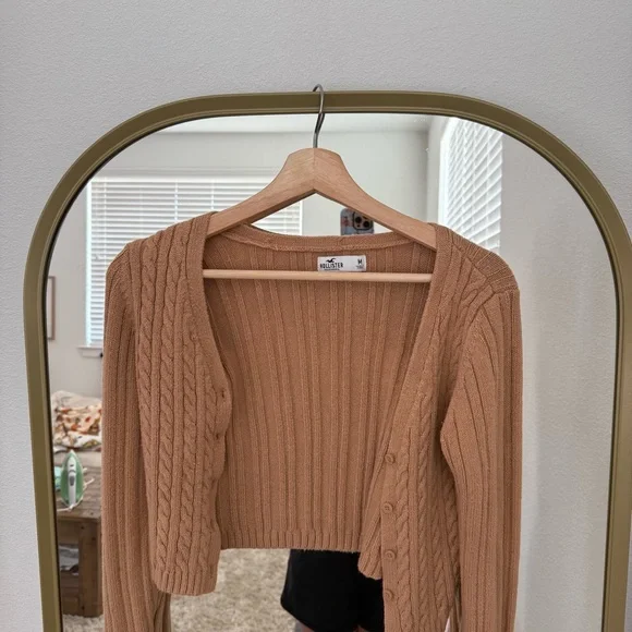 Tan Ribbed Cropped Cardigan Hollister - Picture 2 of 5